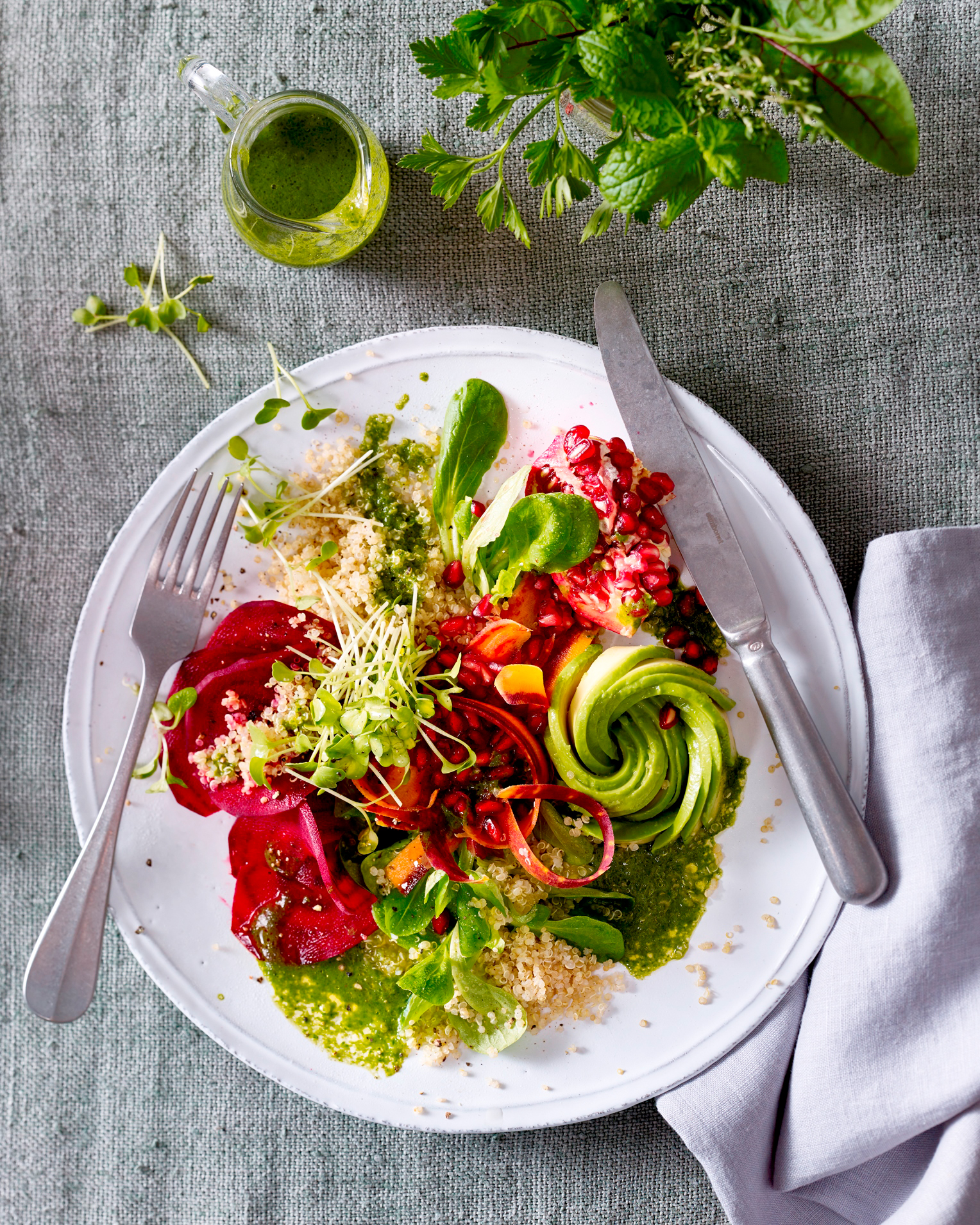 Rezept: Superfood-Salat mit Matcha-Dressing – gourmettipp.ch